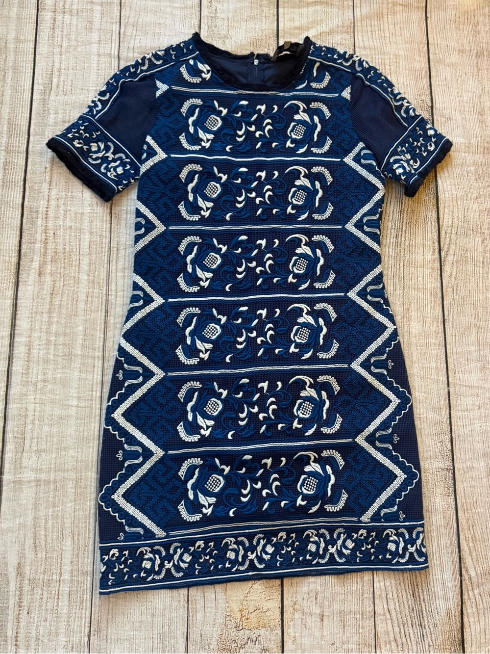 Sea New York Size 2 blue white short sleeve dress